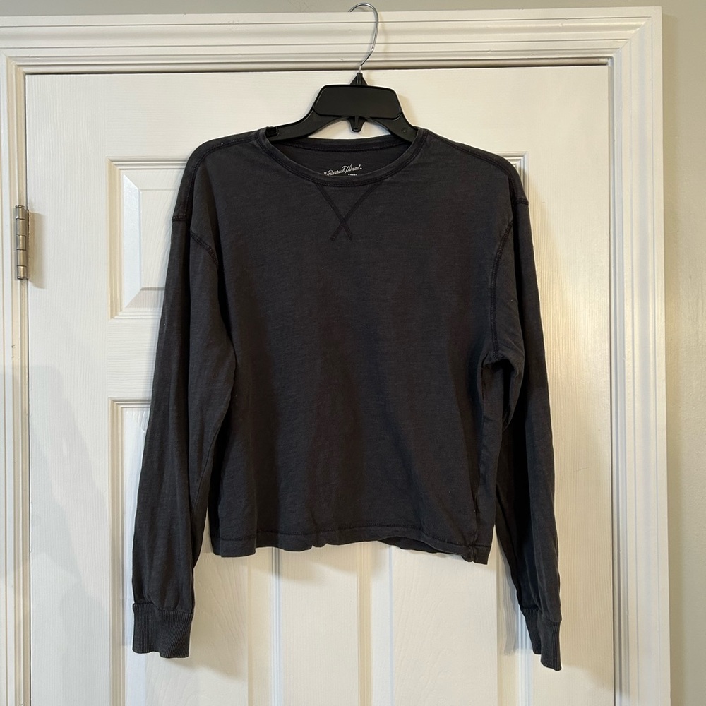Universal Thread gray long sleeve shirt